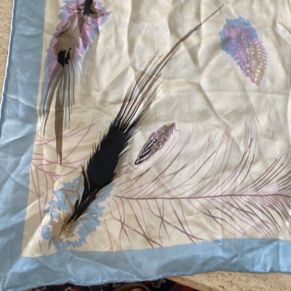 SILK SCARF BIRD FEATURES light blue with cream white hand hemmed rolled 42”x43” - Picture 6 of 16